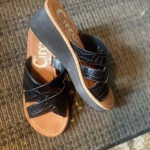 Brand New sandals size 9 1/2